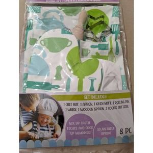 Junior chef set/Baking set little helper kid kids SET APRON HAT COOKIE CUTTER